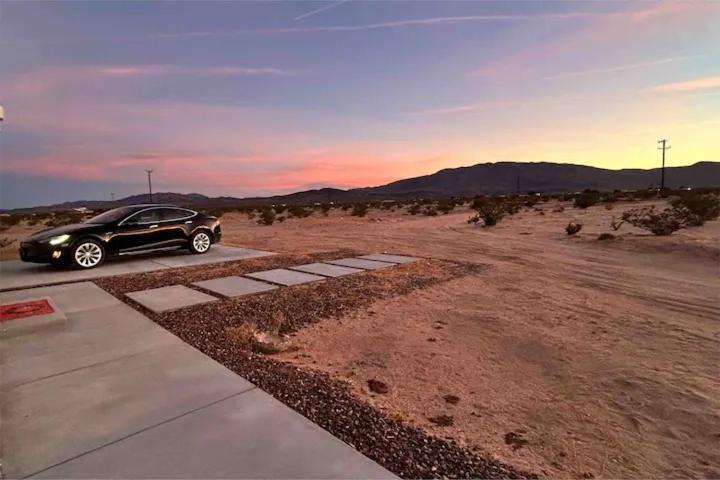 Serene Modern Home Backdoor With Great Wifi, Games, Movies, Patio Seating And Bbq Easy Access To North Joshua Tree National Park In 10 Minutes Twentynine Palms Kültér fotó