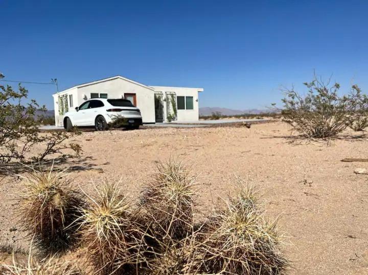 Serene Modern Home Backdoor With Great Wifi, Games, Movies, Patio Seating And Bbq Easy Access To North Joshua Tree National Park In 10 Minutes Twentynine Palms Kültér fotó