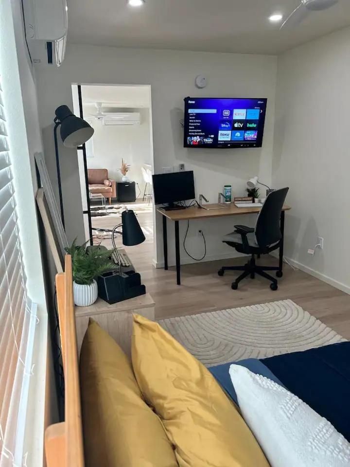 Serene Modern Home Backdoor With Great Wifi, Games, Movies, Patio Seating And Bbq Easy Access To North Joshua Tree National Park In 10 Minutes Twentynine Palms Kültér fotó