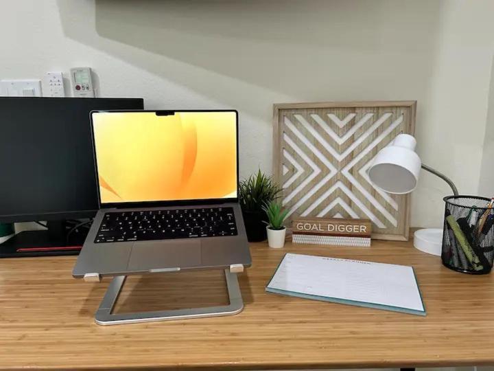 Serene Modern Home Backdoor With Great Wifi, Games, Movies, Patio Seating And Bbq Easy Access To North Joshua Tree National Park In 10 Minutes Twentynine Palms Kültér fotó