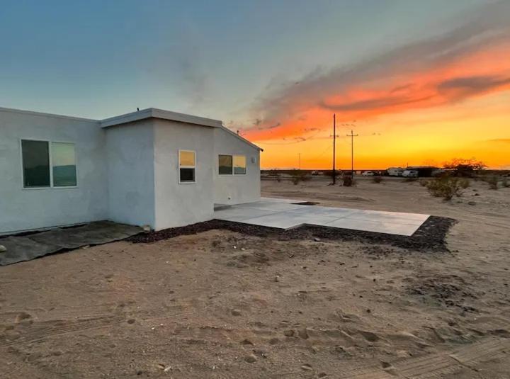 Serene Modern Home Backdoor With Great Wifi, Games, Movies, Patio Seating And Bbq Easy Access To North Joshua Tree National Park In 10 Minutes Twentynine Palms Kültér fotó