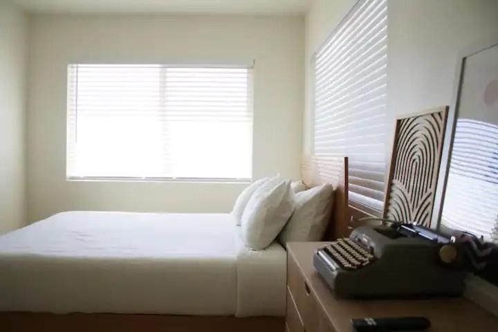 Serene Modern Home Backdoor With Great Wifi, Games, Movies, Patio Seating And Bbq Easy Access To North Joshua Tree National Park In 10 Minutes Twentynine Palms Kültér fotó