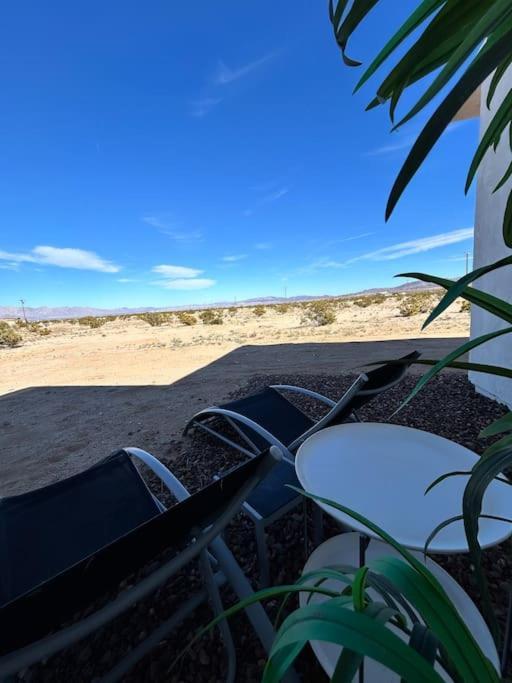 Serene Modern Home Backdoor With Great Wifi, Games, Movies, Patio Seating And Bbq Easy Access To North Joshua Tree National Park In 10 Minutes Twentynine Palms Kültér fotó