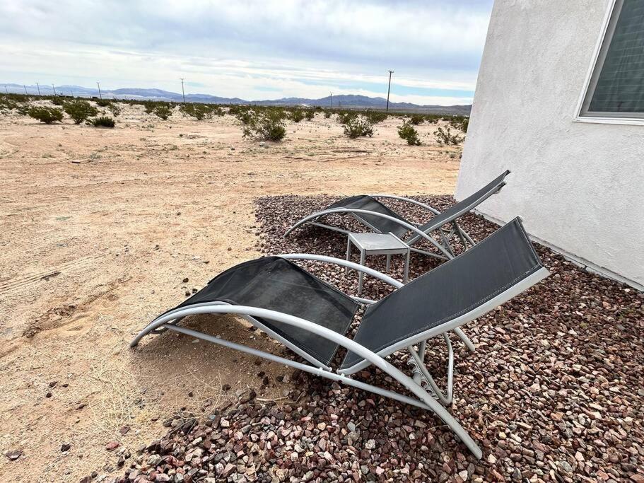 Serene Modern Home Backdoor With Great Wifi, Games, Movies, Patio Seating And Bbq Easy Access To North Joshua Tree National Park In 10 Minutes Twentynine Palms Kültér fotó