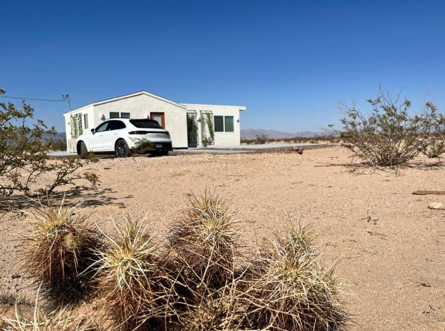 Serene Modern Home Backdoor With Great Wifi, Games, Movies, Patio Seating And Bbq Easy Access To North Joshua Tree National Park In 10 Minutes Twentynine Palms Kültér fotó