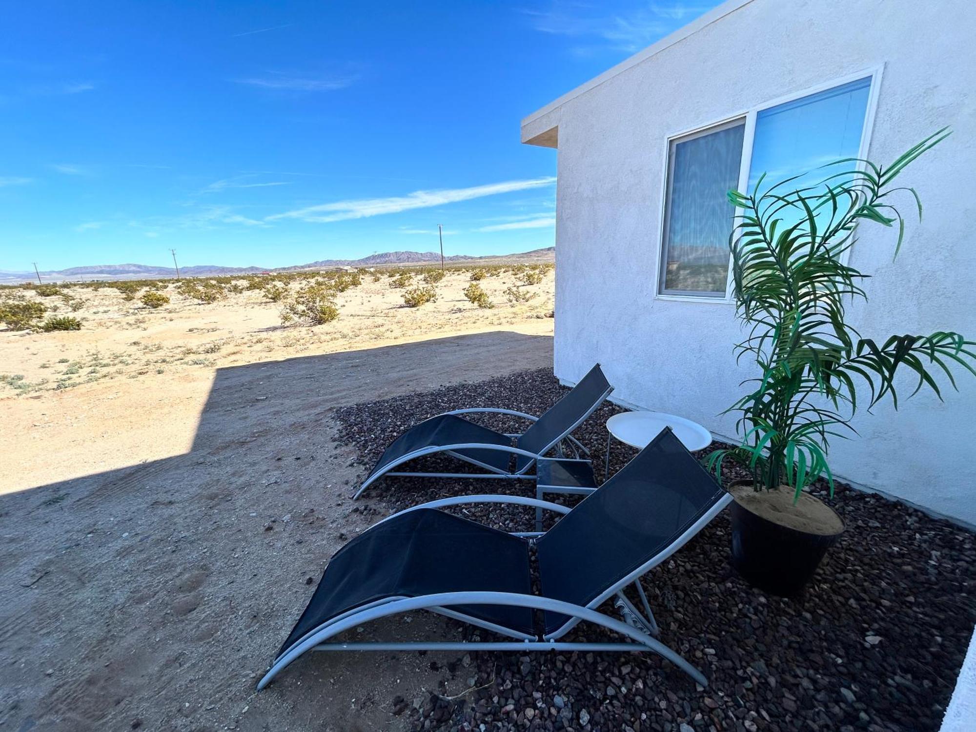 Serene Modern Home Backdoor With Great Wifi, Games, Movies, Patio Seating And Bbq Easy Access To North Joshua Tree National Park In 10 Minutes Twentynine Palms Kültér fotó