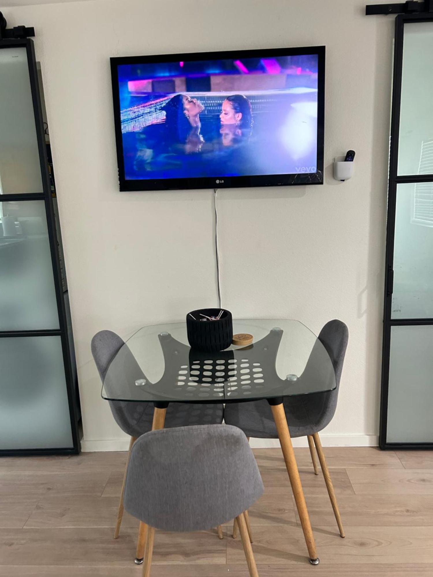 Serene Modern Home Backdoor With Great Wifi, Games, Movies, Patio Seating And Bbq Easy Access To North Joshua Tree National Park In 10 Minutes Twentynine Palms Kültér fotó