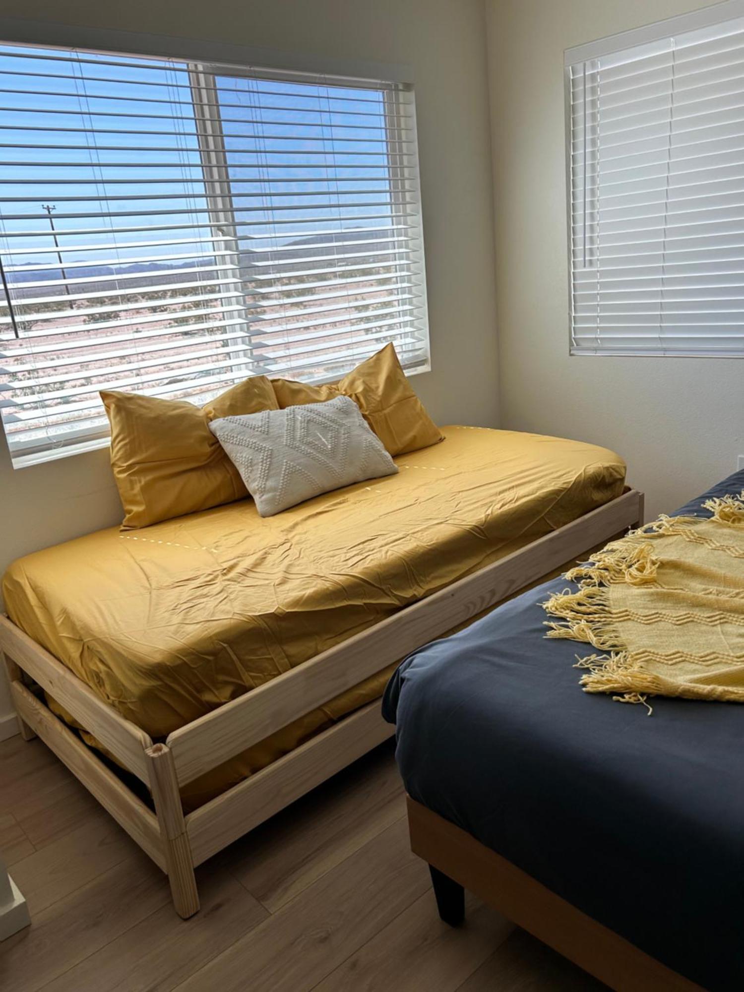 Serene Modern Home Backdoor With Great Wifi, Games, Movies, Patio Seating And Bbq Easy Access To North Joshua Tree National Park In 10 Minutes Twentynine Palms Kültér fotó